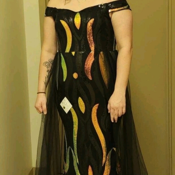 Black off the shoulder Contrast Mesh and Contrast Sequined Mermaid Maxi… - Picture 10 of 11